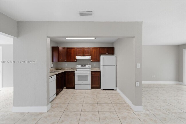 Photo - 6581 NW 22nd St