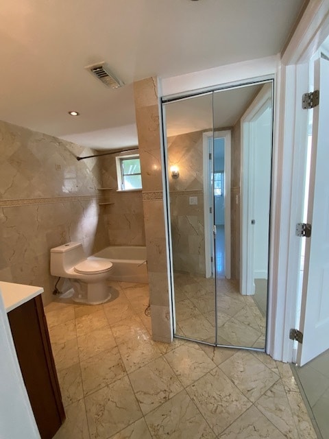 Master Bath w/Marble - 7680 SW 82nd St Unit H121