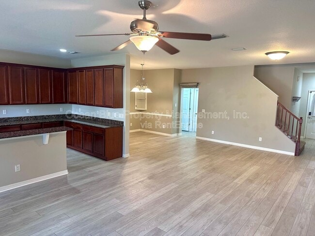 Photo - 1525 Hillview Ln