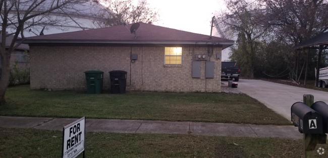 Building Photo - 4013 Amoor Ave Rental