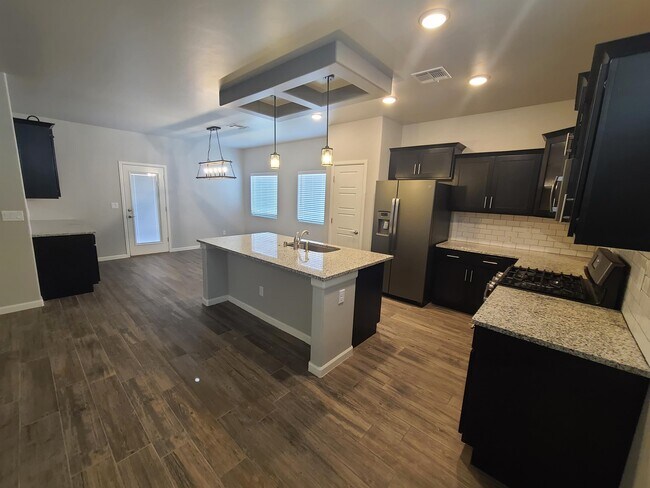 Photo - 6051 Copper Hill St