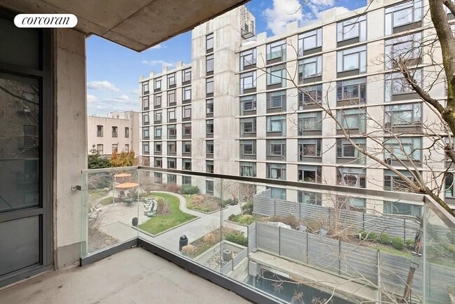 Photo - 247 N 7th St