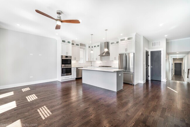 Photo - 4317 S Forrestville Ave Unit 3