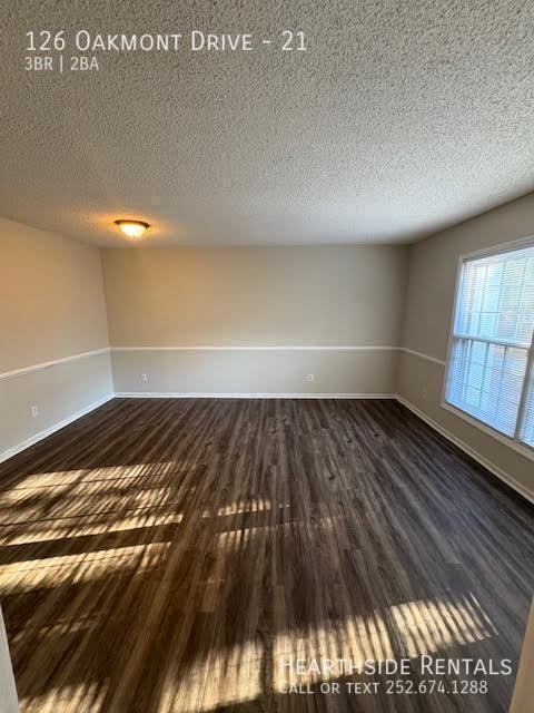 Photo - 126 Oakmont Dr