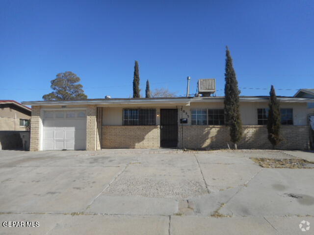 Building Photo - 2032 Solano Dr Rental