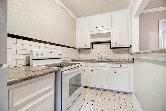 Photo - 2316 Hazard St