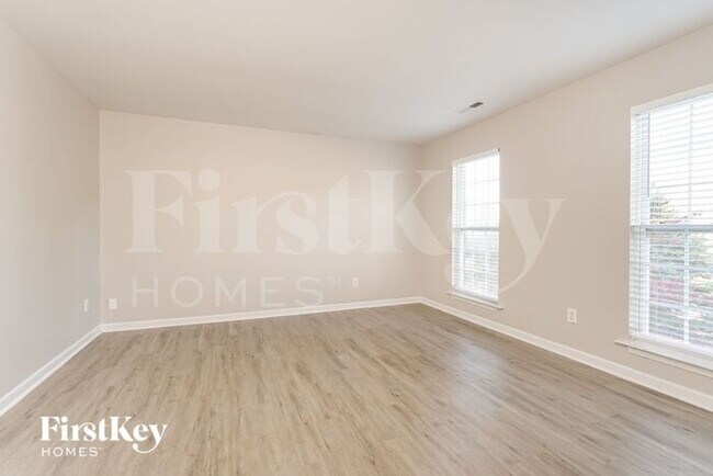 Photo - 1050 Spruce Garden Dr