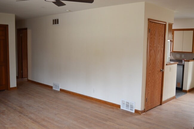 Photo - 425 Mineau Pky