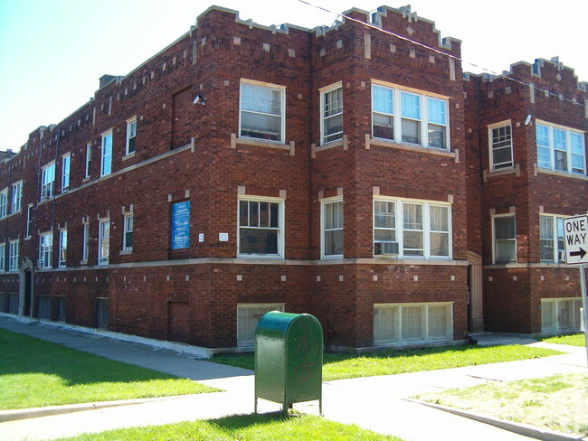 Building Photo - 6201 S Troy St. Chicago IL Rental