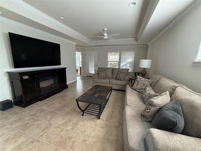 Photo - 233 Hobby St