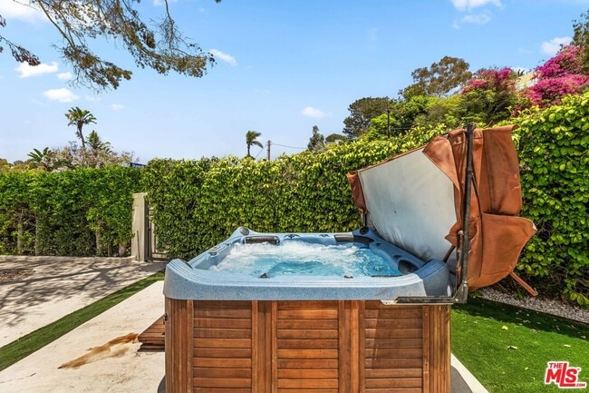 Photo - 266 Mabery Rd