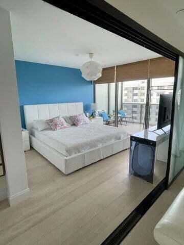 Photo - 5875 Collins Ave