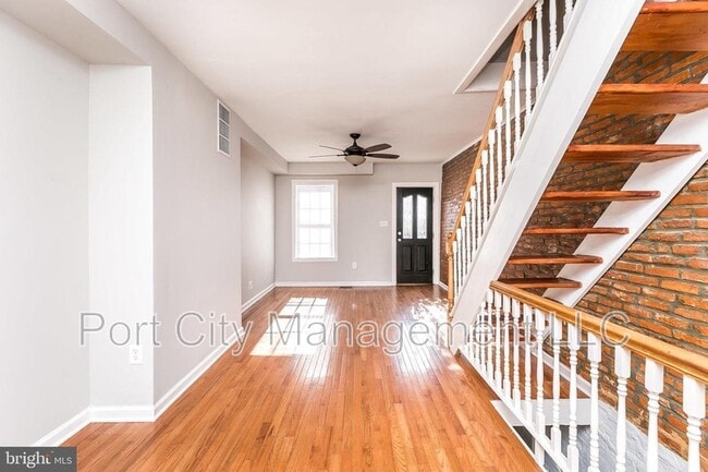 Photo - 118 E Randall St