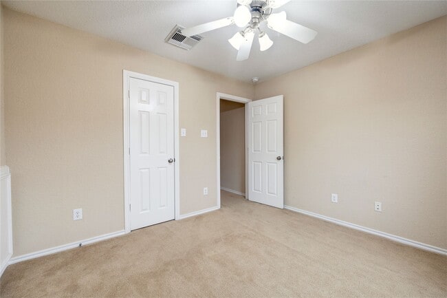 Photo - 6302 Denison Oaks Dr