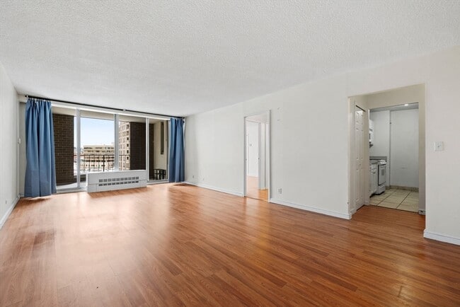 Building Photo - 33 Pond Ave Unit 704