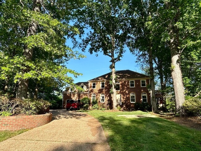 Photo - 805 De La Fayette Ct