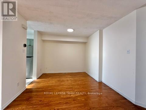 Photo - 206 Claridge Dr