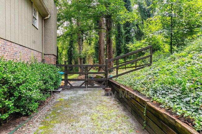 Photo - 4932 Rock Haven Dr SW