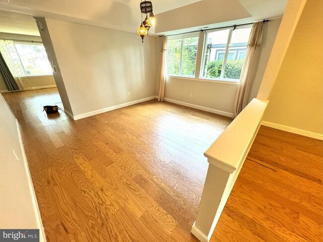 Photo - 18 Goshawk Ct