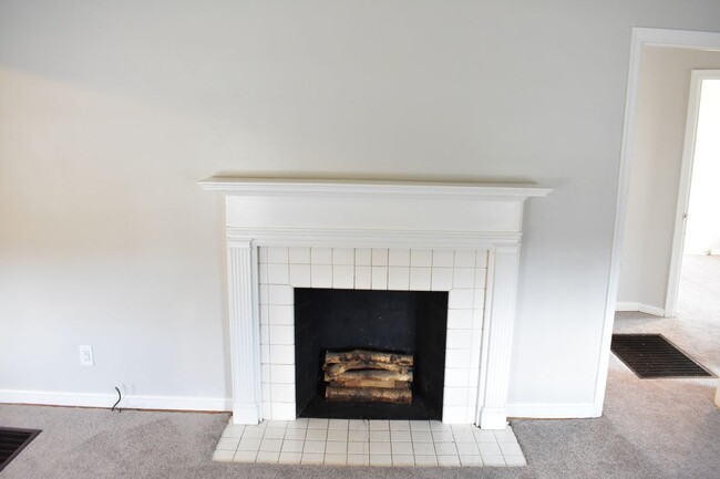 Photo - 2774 Blount St