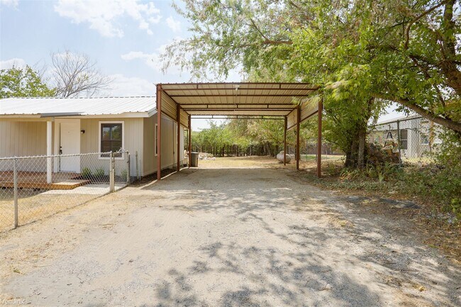 Photo - 2 br, 1 bath House - 221 Porter Drive