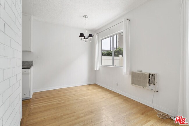 Photo - 11947 Kiowa Ave Unit 1