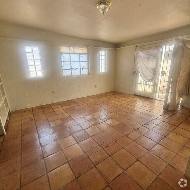 Building Photo - 1409 S Mill Unit 3 Rental