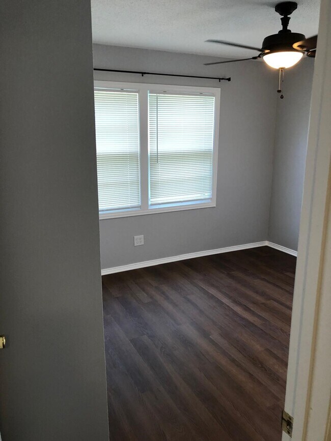 Photo - 3718 Penwood Way