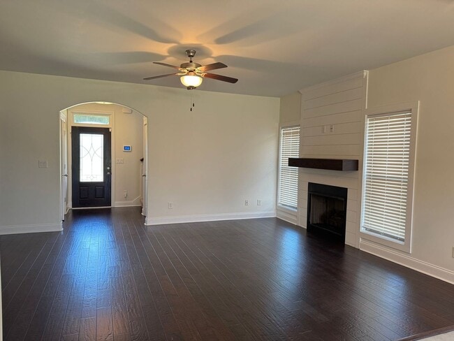 Photo - Beautiful 5 Bedroom, 2.5 bath Home in Hick...