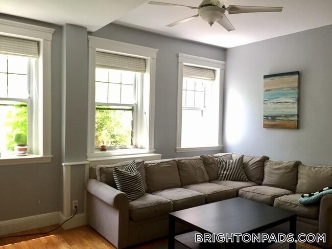 Photo - 2001 Commonwealth Ave Unit 2