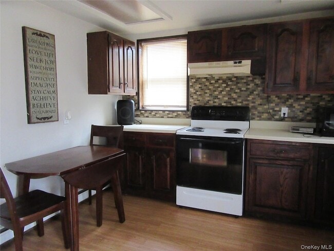 Photo - 24 Cromwell Hill Rd