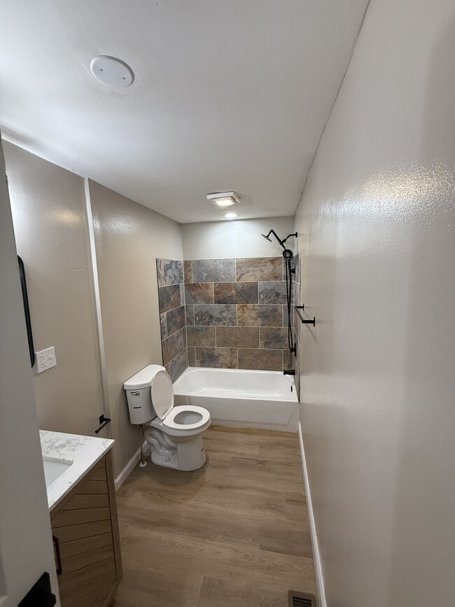 Photo - 4509 Fenwick Ave