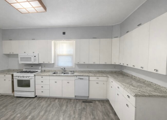 Photo - 1208 8th St SE