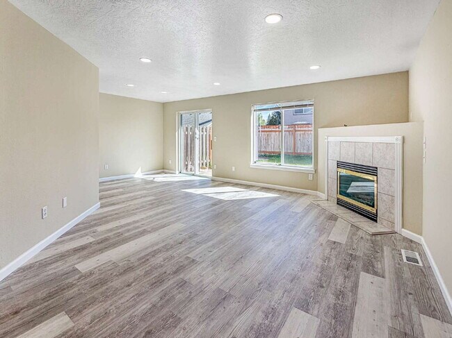 Photo - Spacious 3-bedroom Duplex in Wilkes Neighborhood Unit B