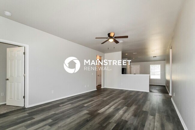 Photo - 4 Bedroom Pet-Friendly Home in Mustang, OK with Main Street Renewal
