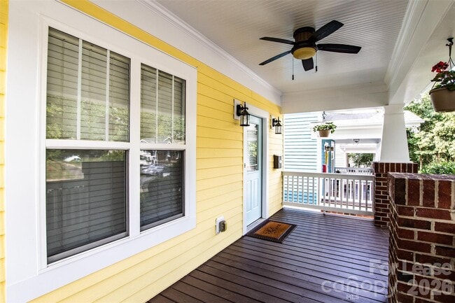 315 Woodvale Pl