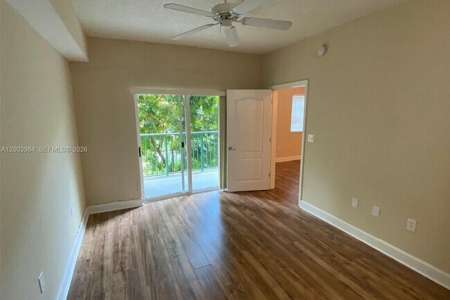 Photo - 6001 SW 70th St Unidad 342