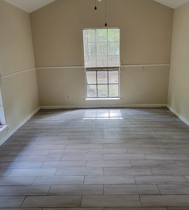 Photo - 17308 Valley Ln