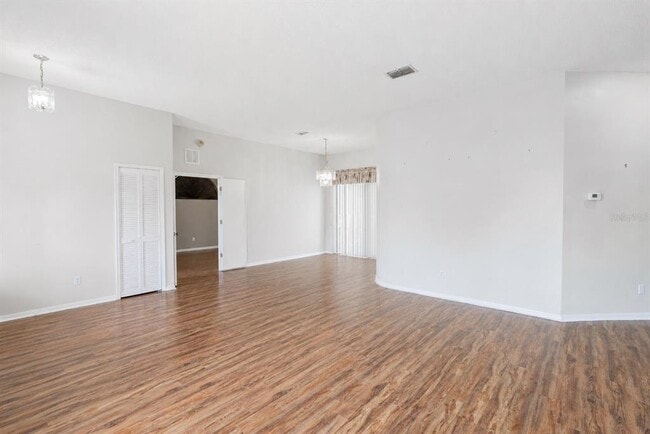 Photo - 10435 Crestfield Dr