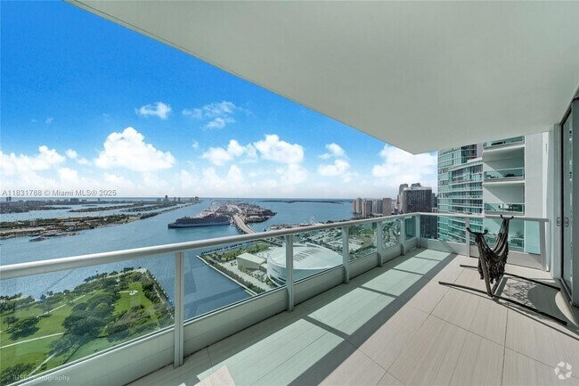 Building Photo - 900 Biscayne Blvd Unit 5004 Rental
