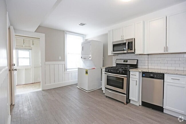 Building Photo - 131 Eutaw St Unit #3 Rental