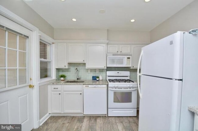 Photo - 2602 S Troy St
