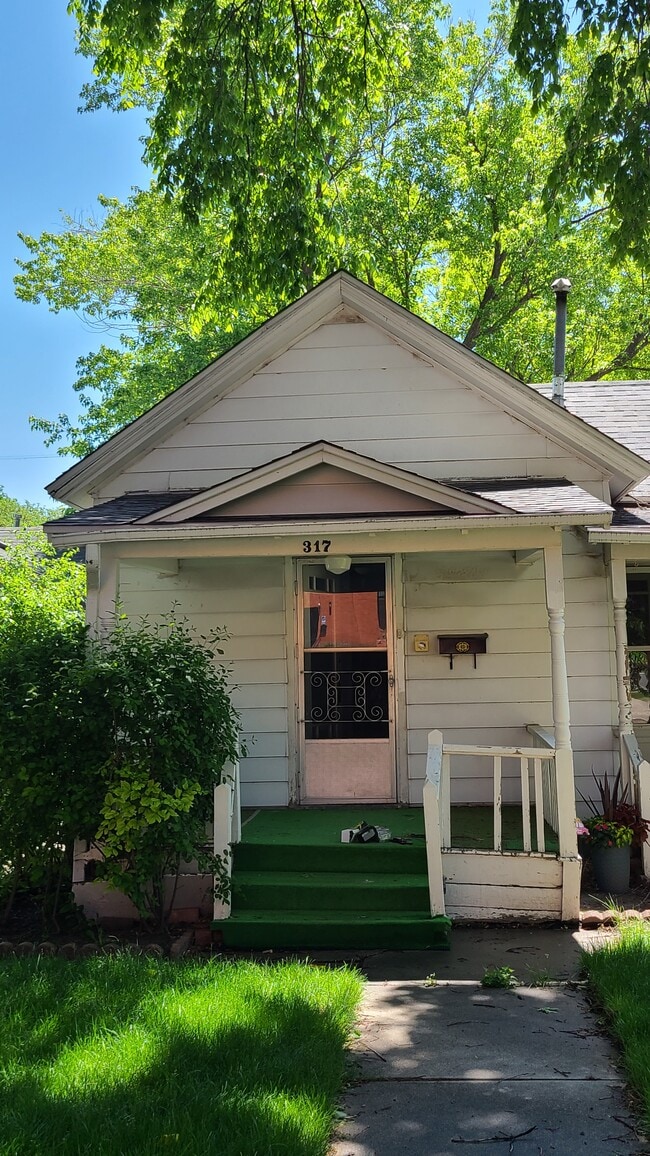 Photo - 317 S 3rd St Apartments Unit 317