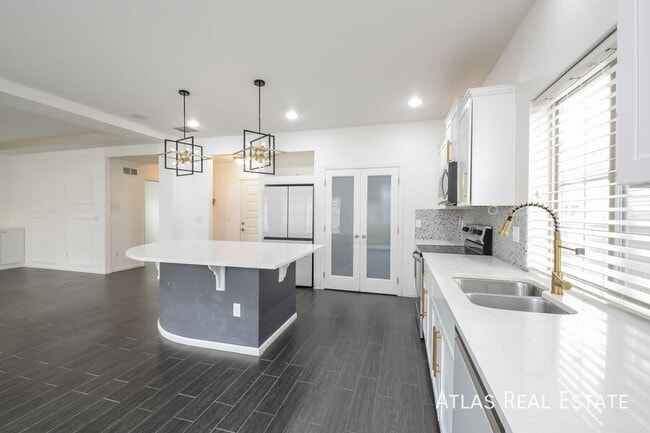 Photo - 5560 N Cathay Ct