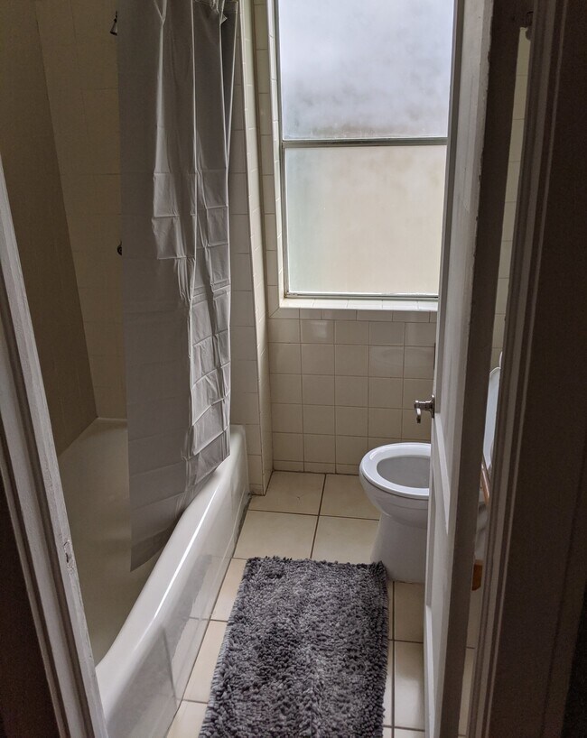 131 Loomis Ave Unit 1