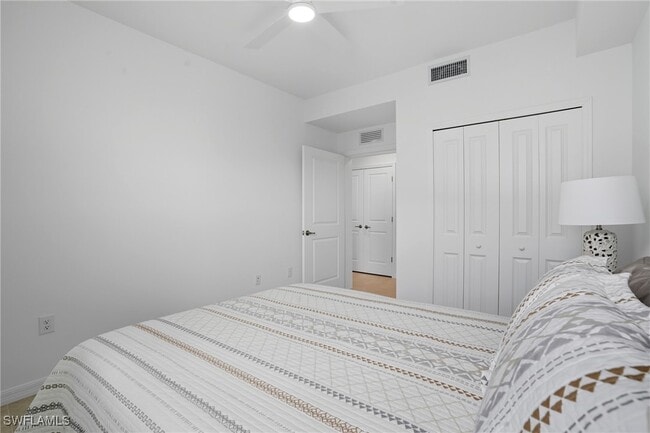 Building Photo - 5667 Melbourne Ct Unit 7812