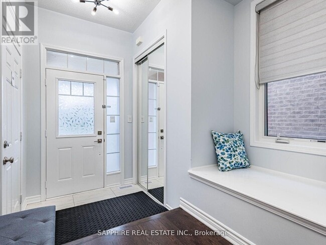 Photo - 325 Trudeau Dr