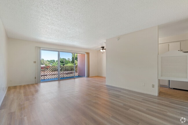 2BR, 2BA - 1080SF - Living Room
