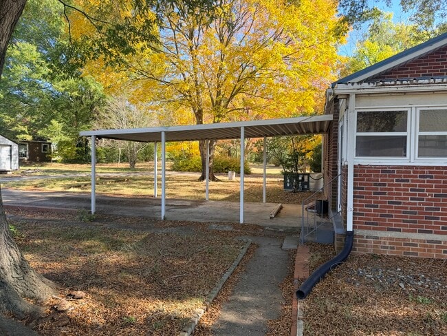 Photo - 1828 Statesville Blvd