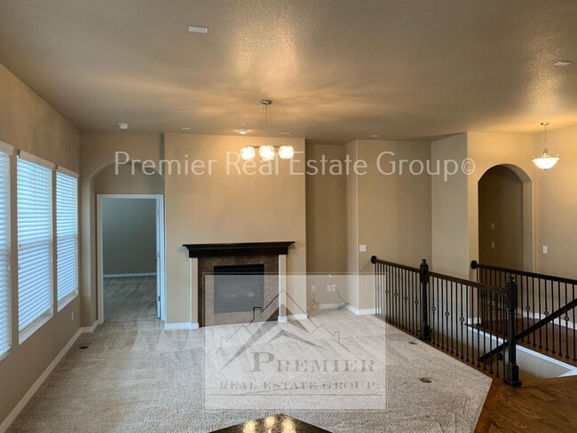 Photo - 5948 Revelstoke Dr